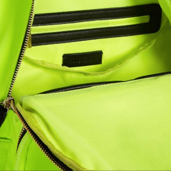 🎁 NWT Neon Yellow Back Pack - Picture 3 of 4